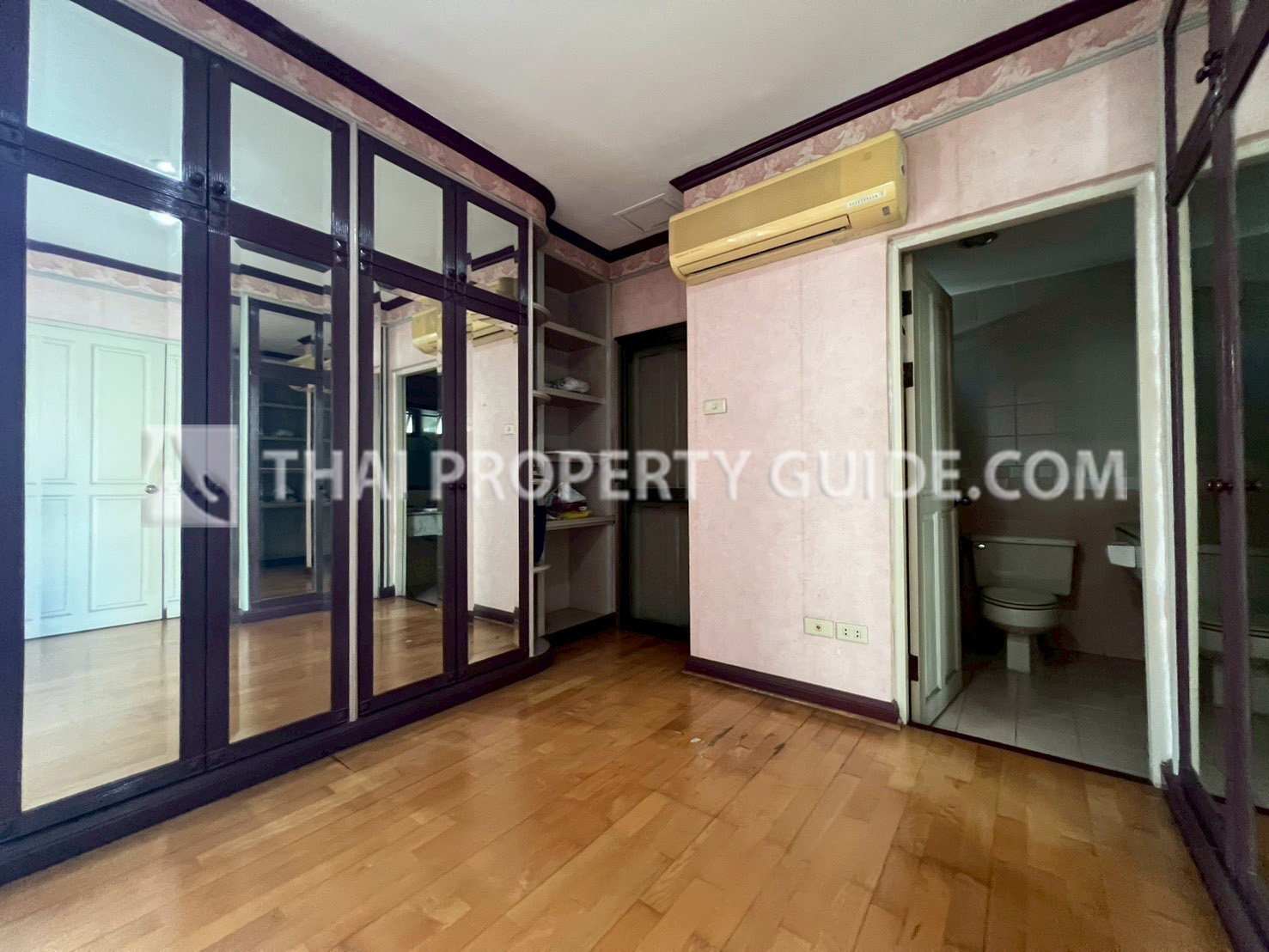 Townhouse in Sukhumvit 